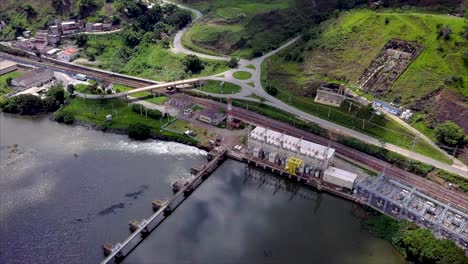 Überführung-über-Dem-Staudamm-Santa-Cecilia-Am-Fluss-Paraiba-Do-Sul-In-Rio-De-Janeiro