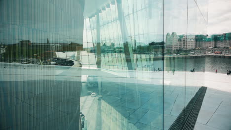 Oslo-Opera-House-and-it’s-beautiful-modern-architecture-is-the-national-opera-theatre-in-Norway,-home-of-the-Norwegian-national-opera-and-ballet