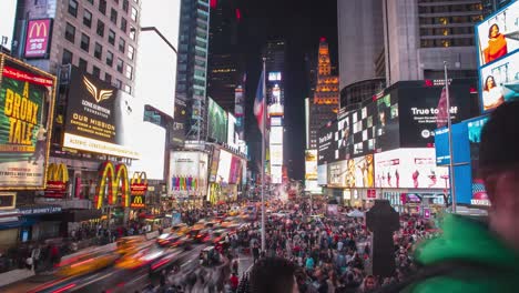 Timelapse-of-Time-Square-at-night,-Manhattan,-New-York-City