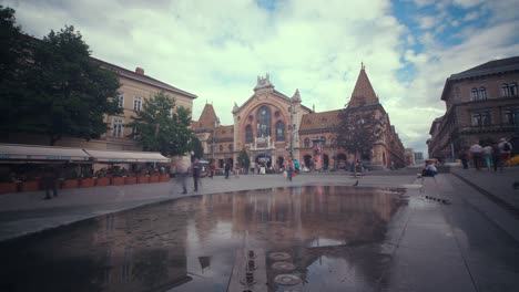 Edificio-De-Secesión-En-Europa,-Gran-Mercado-En-Budapest,-Hungría,-Lapso-De-Tiempo