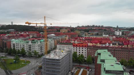 Aerial-view-over-beautiful-older-apartement-buildings-in-the-city-of-Gothenburg,-Sweden