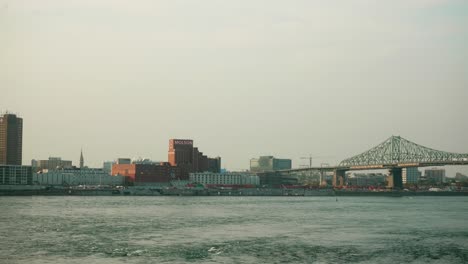 Jacques-Cartier-Brücke-über-Den-Sankt-Lorenz-Fluss-In-Montreal