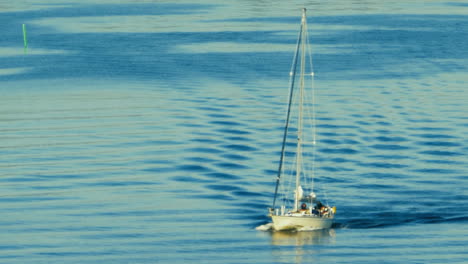 Hobby-sea-sailing-at-scandinavian-island-Gotland