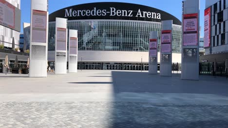 Mercedes-Arena-Berlin-Vom-Boden-Bis-Zum-Himmel-Schwenken-2020