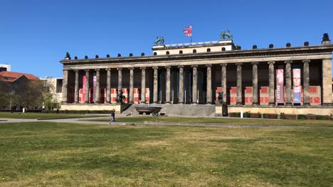 Altes-Museum-Granitschale-im-shot-1-2020