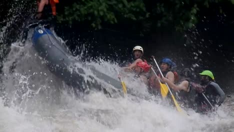 Tourists-rafting-in-Baños,-Ecuador