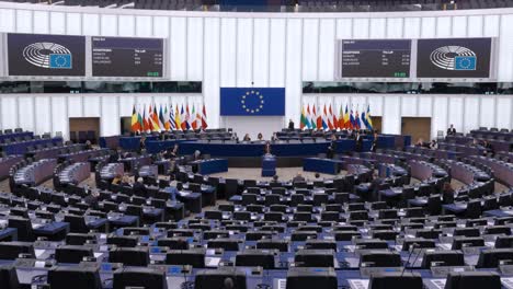 Sala-De-Plenos-Del-Parlamento-Europeo-En-Estrasburgo-Durante-El-Discurso-De-Un-Político---Francia