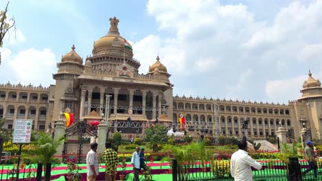 Vidhana-Soudha-Ist-Das-Größte-Parlamentsgebäude-In-Indien