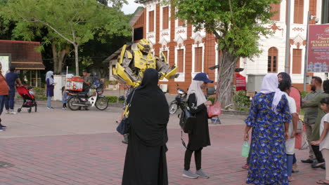 Transformers-Tech-Einsatzkostüm-In-Malakka,-Malaysia