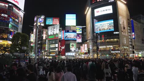 Shibuya-Crossing,-Huge-Crowd-of-People-Waiting-at-Busiest-Street-in-Japan