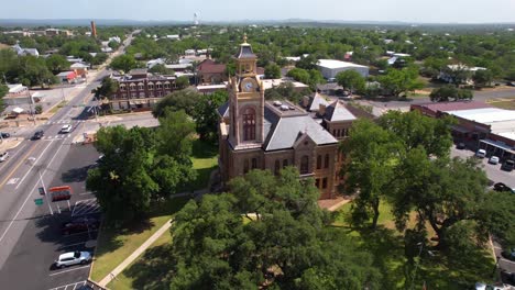 Luftaufnahmen-Des-Gerichtsgebäudes-Des-Llano-County-In-Llano,-Texas