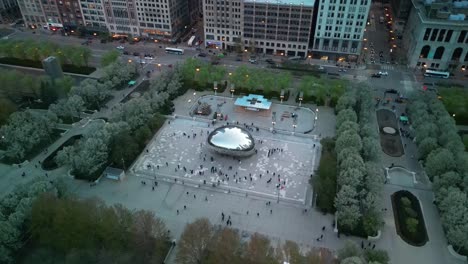 Aerial-view-of-tourists-at-Cloud-Gate-Millenium-Park,-Chicago