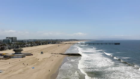 Quiet,-sunny-day-at-the-Venice-Beach,-in-Los-Angeles,-California,-USA---Aerial-view