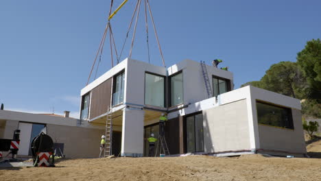 Sitio-De-Construcción-De-Casas-Modulares,-Vista-En-Movimiento.