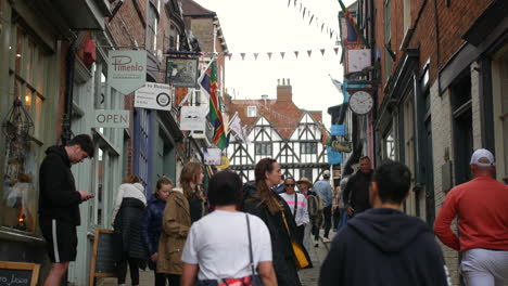 Blick-Vom-Fuße-Des-Steilen-Hügels-In-Lincoln