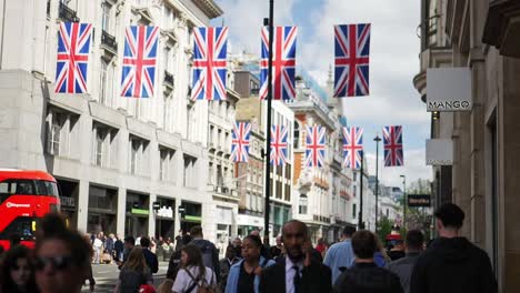 The-streets-of-london-on-a-very-busy-and-important-weekend