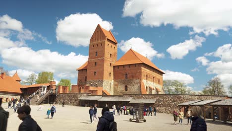 Trakai,-Litauen-4.-Mai-2023:-Mittelalterliche-Gotische-Inselburg-Im-Galve-See