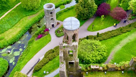 Una-Revelación-De-Los-Hermosos-Colores-De-Los-Jardines-Del-Castillo-De-Blarney,-Cork,-Irlanda.