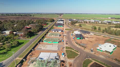 Yarrawonga,-Victoria,-Australia---14-De-Mayo-De-2023:-Vista-Aérea-Sobre-Casas-Nuevas-En-Construcción-En-Una-Finca-Con-Campo-De-Golf-En-Yarrawonga-Victoria-Australia