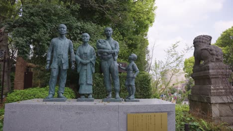 Statues-at-Yasukuni-Shrine-Which-Commemorates-Heroes-of-WWII