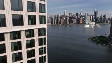 An-aerial-view-of-the-east-side-of-Manhattan,-NY-on-a-sunny-day