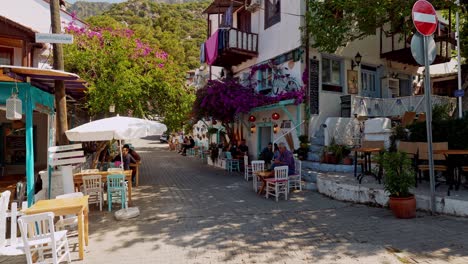 Erkundung-Der-Wunderschönen-Kopfsteinpflasterstraßen-Von-Kac,-Einem-Türkischen-Mittelmeerresort