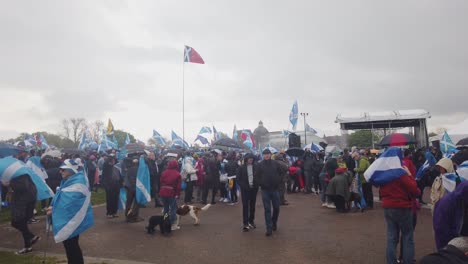 Das-Schreckliche-Wetter-Bei-Einem-Unabhängigkeitsmarsch-In-Glasgow