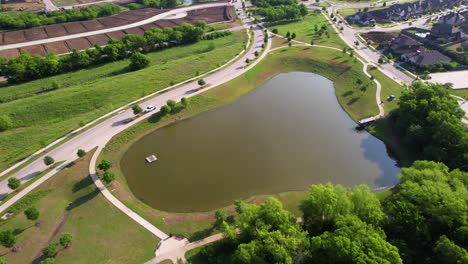 Luftaufnahmen-Eines-Teiches-Im-Union-Park-In-Aubrey,-Texas