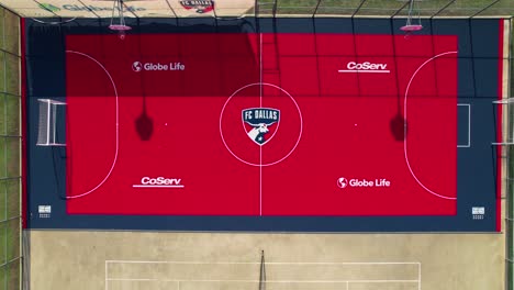 Video-Aéreo-De-La-Cancha-De-Fútbol-Del-FC-Dallas-Street-En-La-Escuela-Secundaria-Navo-En-Aubrey,-Texas