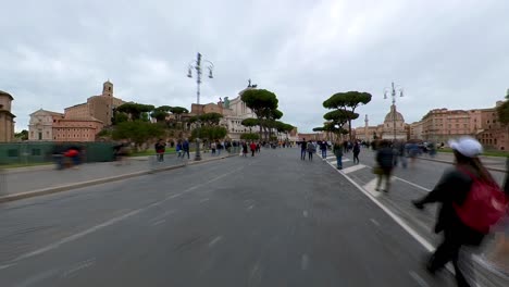 Paseo-A-Alta-Velocidad-Por-Las-Calles-De-Roma,-Italia.