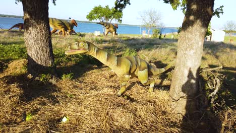 Dinosaurio-Celófisis-En-El-Evento-Del-Parque-Prehistórico-En-Meadowmere-Park-En-Grapevine,-Texas