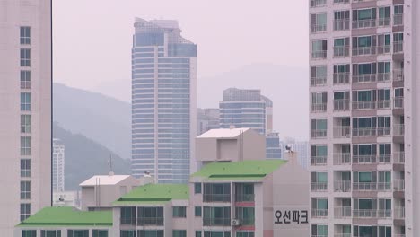 Tall-apartment-buildings-in-the-Haeundae-district