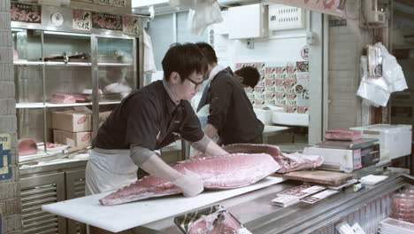 Temprano-En-La-Mañana-En-El-Mercado-De-Pescado-De-Tsukiji.