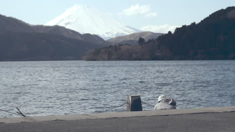 Angler-on-Lake-Ashi-in-Hakone,-Japan