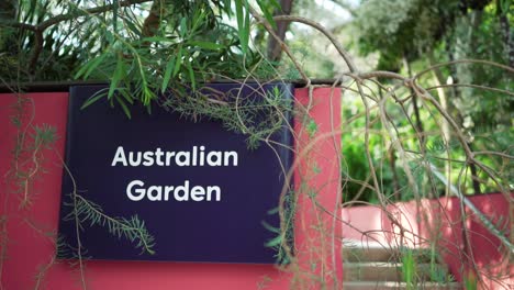 Australisches-Gartenschild,-Blumenkuppel,-Singapur