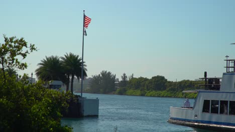 Fisher-Island---Fähre---Miami,-Florida