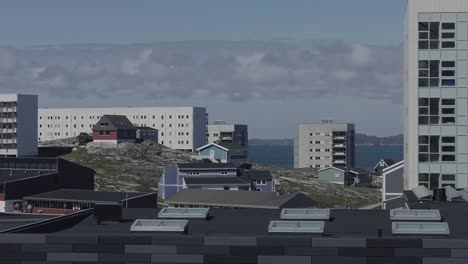 Vista-Bloqueada-De-Apartamentos-Y-Edificios-Residenciales-En-Nuuk,-Groenlandia.