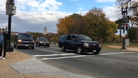 Presidential-motorcade-passing-through-Washington-DC