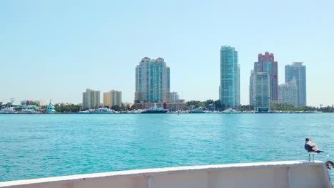 Fisher-Island---Fähre---Miami,-Florida