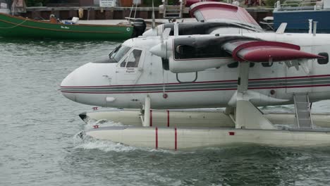 Twin-Otter-Hidroavión-De-Rodadura-En-El-Puerto-Antes-Del-Despegue