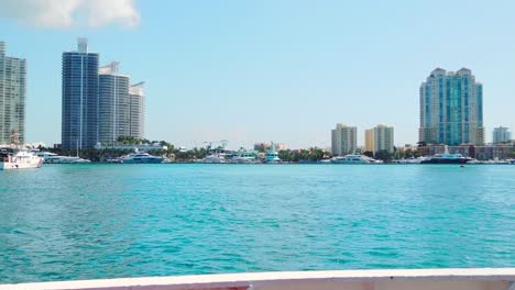 Fisher-Island---Fähre---Miami,-Florida