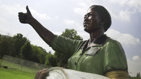 Bronze-Sculpture-Of-Lilian-Ngoyi-At-National-Heritage-Monument-In-Cape-Town,-South-Africa