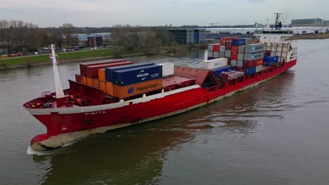 Ship-Pirita-loaded-with-cargo-containers