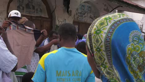 Tanzanians-Shopping-n-Outdoor-Market-In-Zanzibar