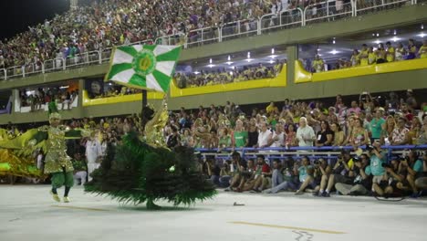 Haupttänzer-Des-Karnevals-In-Rio-De-Janeiro,-Brasilien
