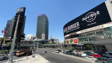 Señales-Y-Hoteles-En-Una-Esquina-Del-Strip-De-Las-Vegas.