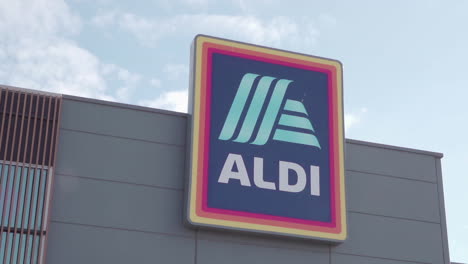 Smooth-pan-of-ALDI-shopping-district