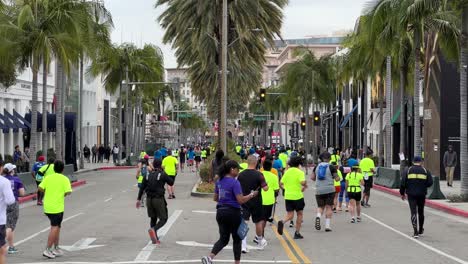 El-Maratón-De-Los-Ángeles-En-Rodeo-Drive-En-Beverly-Hills,-California.