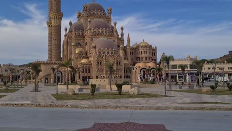 Tilting-shot-of-Al-Mustafa-Mosque-in-Sharm-El-Sheikh