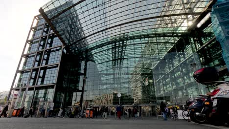 Front-Entrance-View-Of-Berlin-Hauptbahnhof
